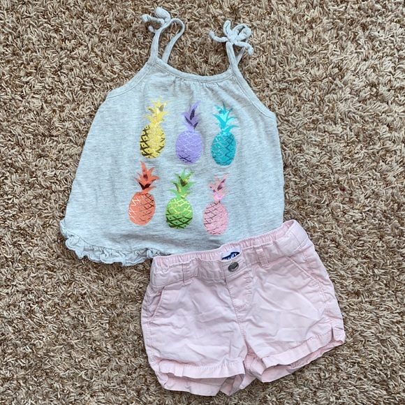 2t girls light pink chino shorts and gray pineapple tank top. - Picture 1 of 10